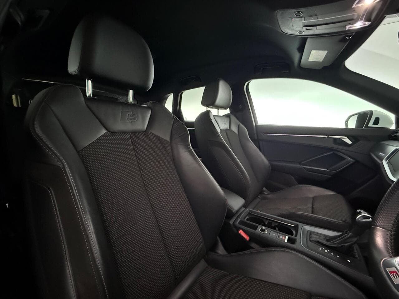 Audi Q3 thumbnail Seat Driver