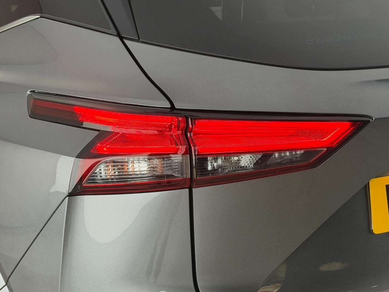 Nissan Qashqai thumbnail Lights Rear