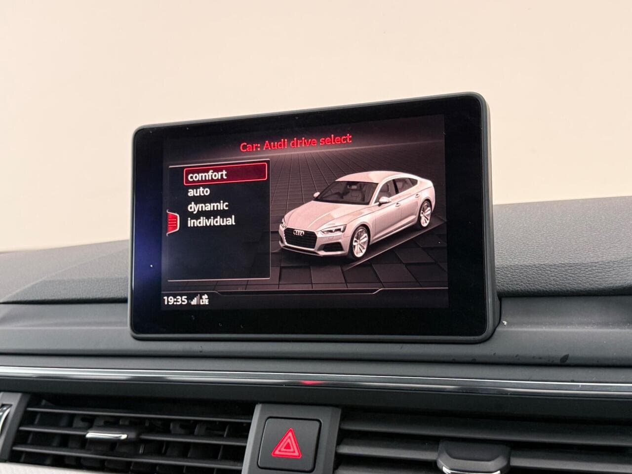 Audi A5 thumbnail Infotainment System
