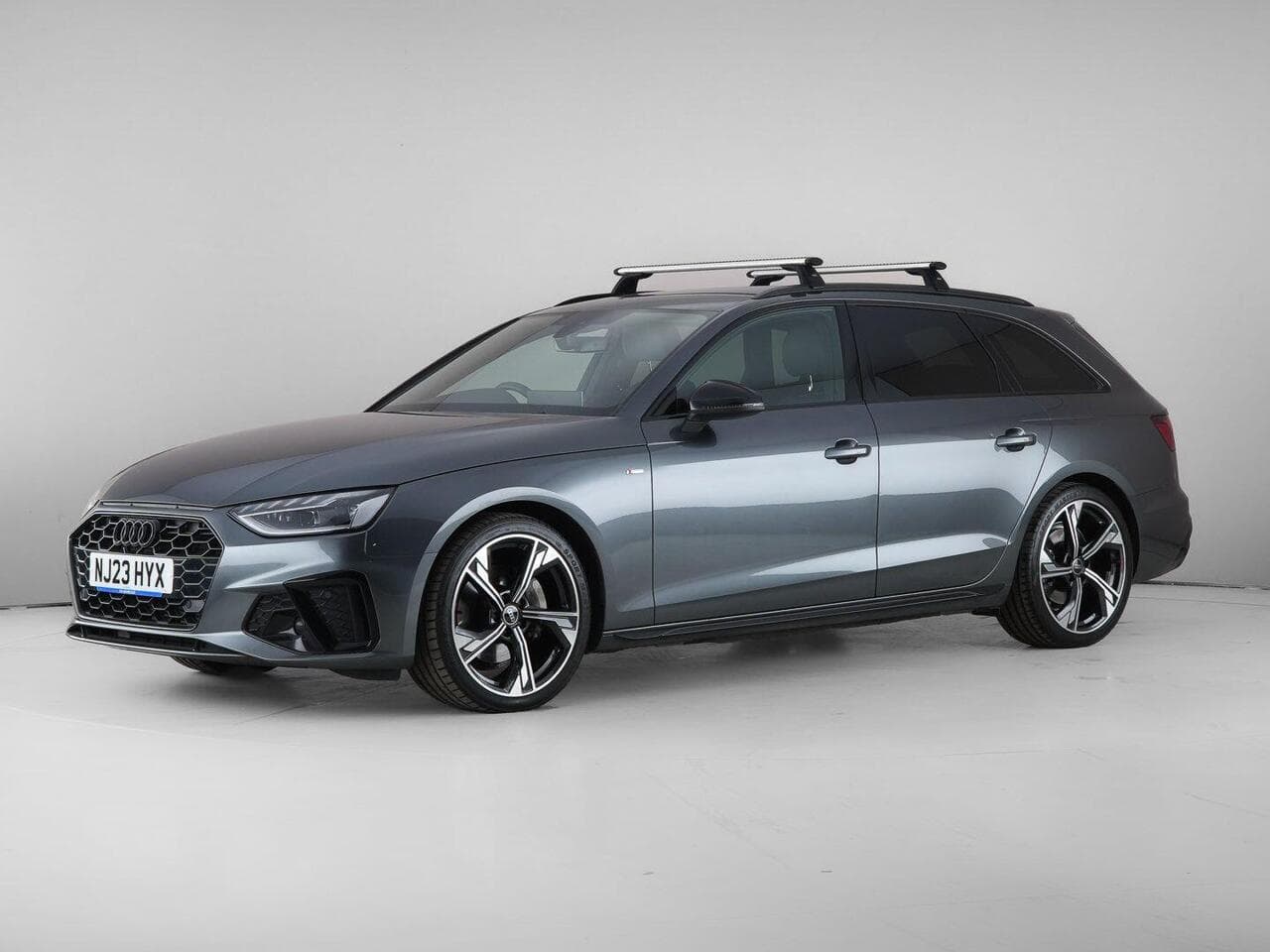 Audi A4 Avant thumbnail Front Left