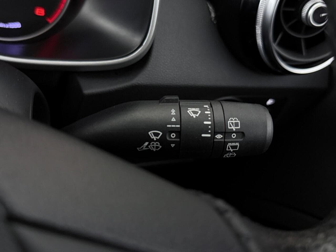 MG MG ZS thumbnail Misc Controls