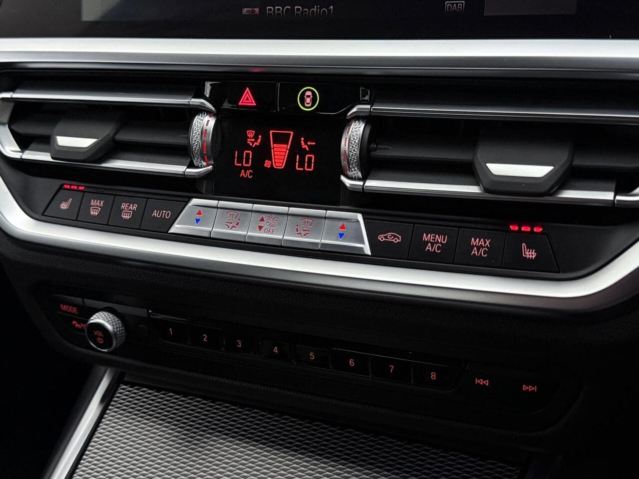 BMW 3 Series thumbnail Infotainment System