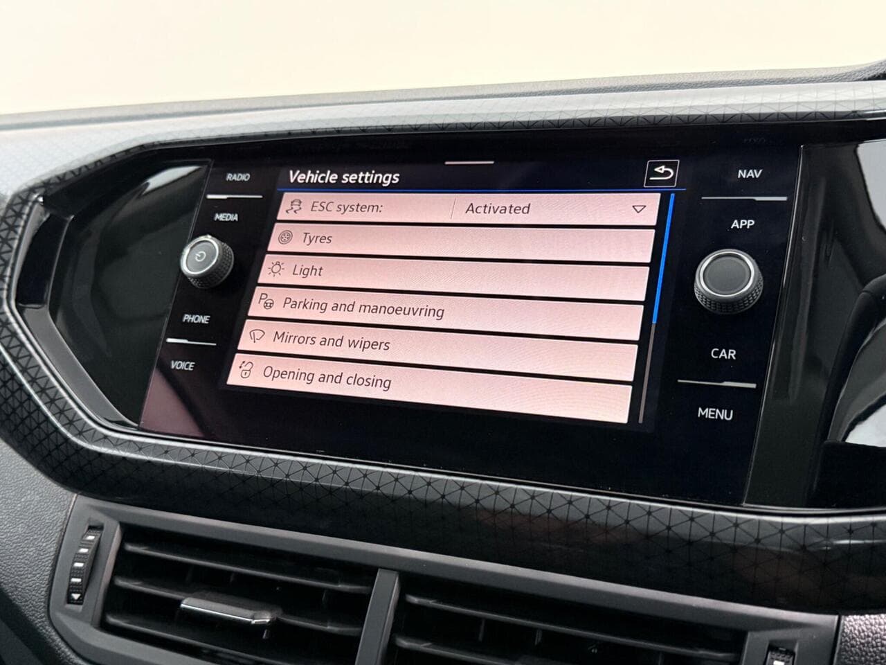 Volkswagen T-Cross thumbnail Infotainment System