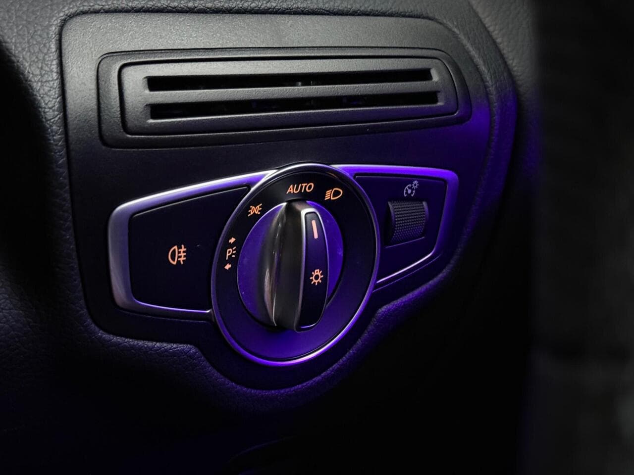 Mercedes-Benz GLC thumbnail Misc Controls