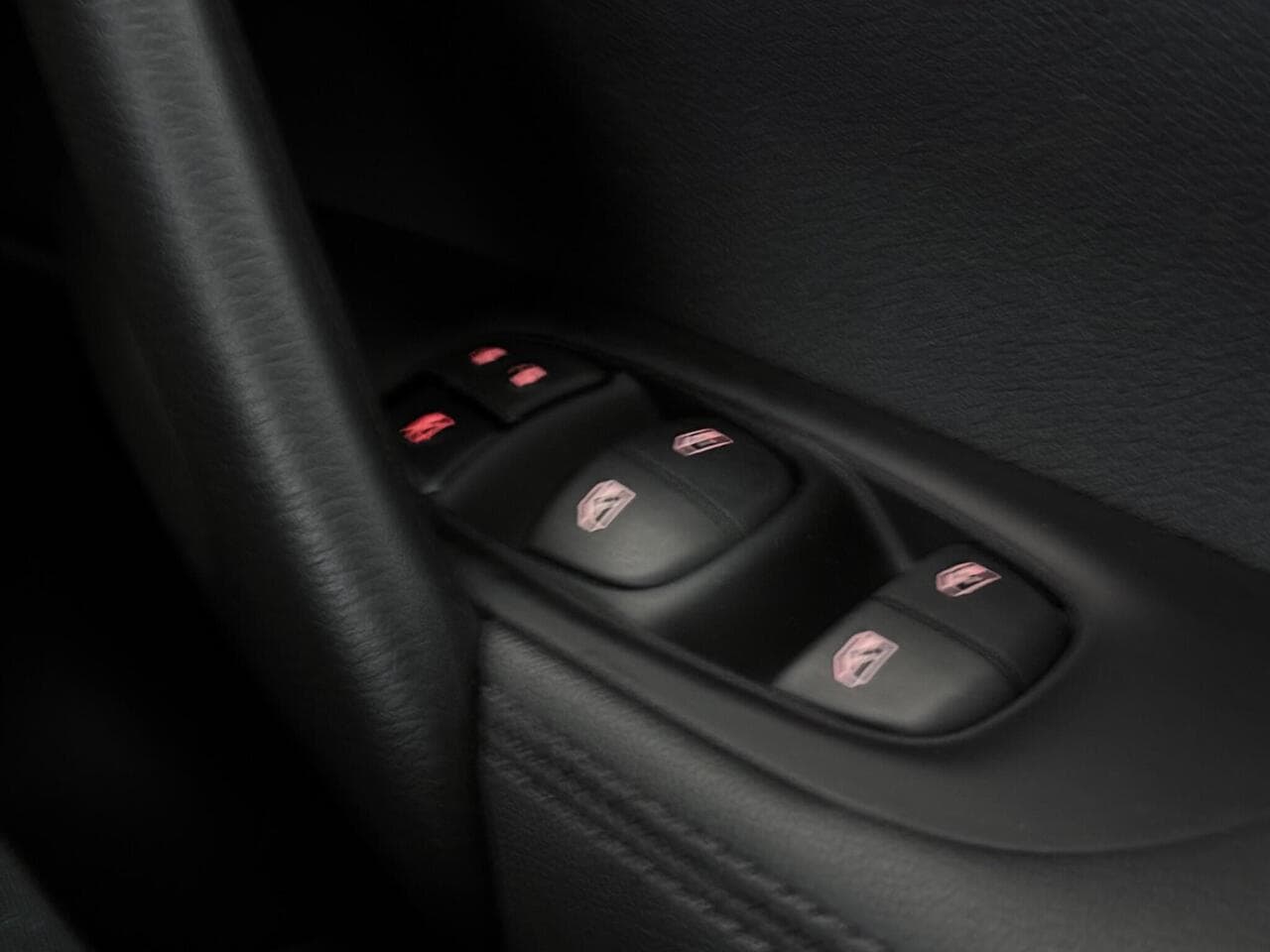 Nissan Qashqai thumbnail Misc Controls