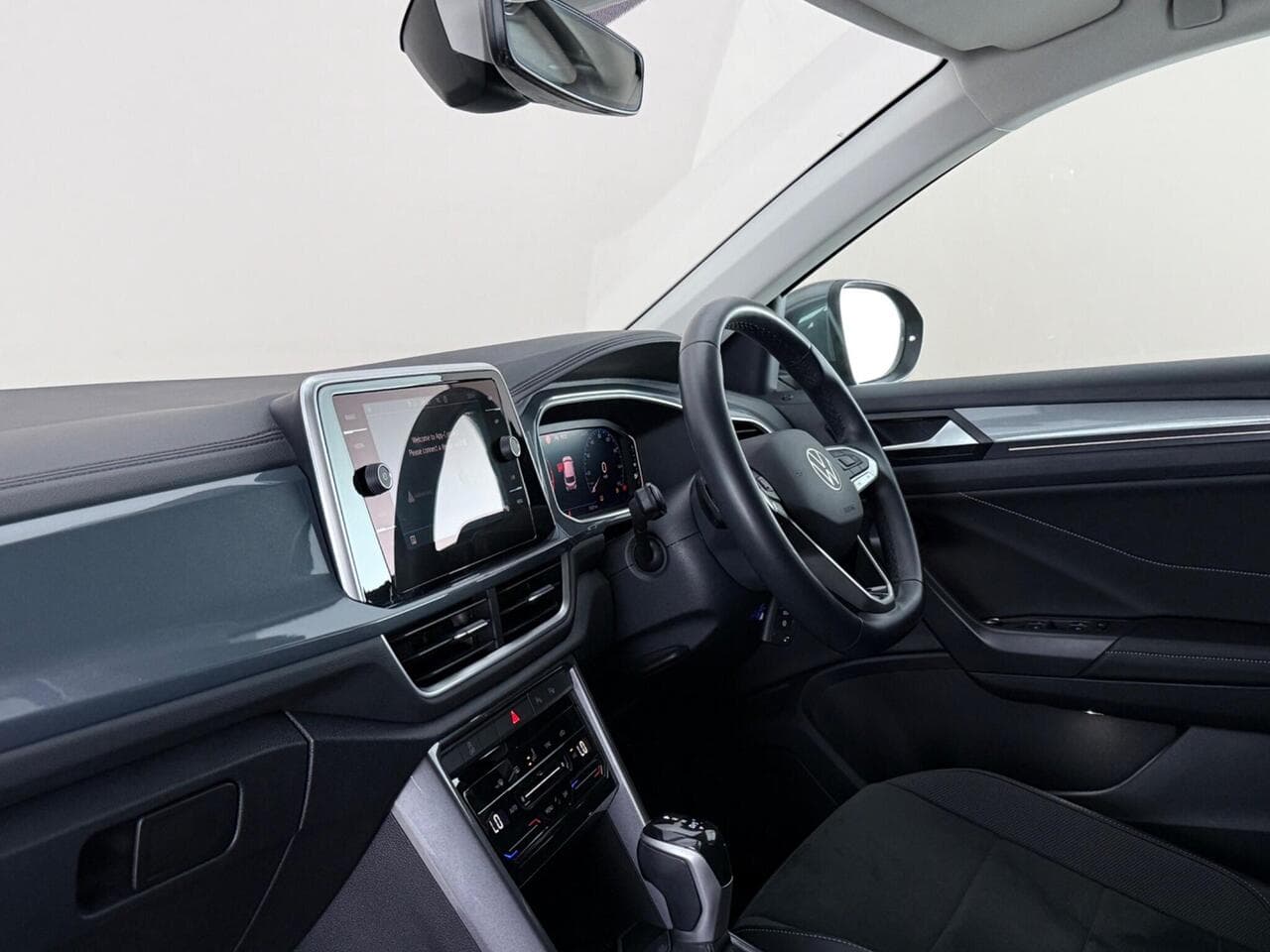 Volkswagen T-Roc thumbnail Interior Front