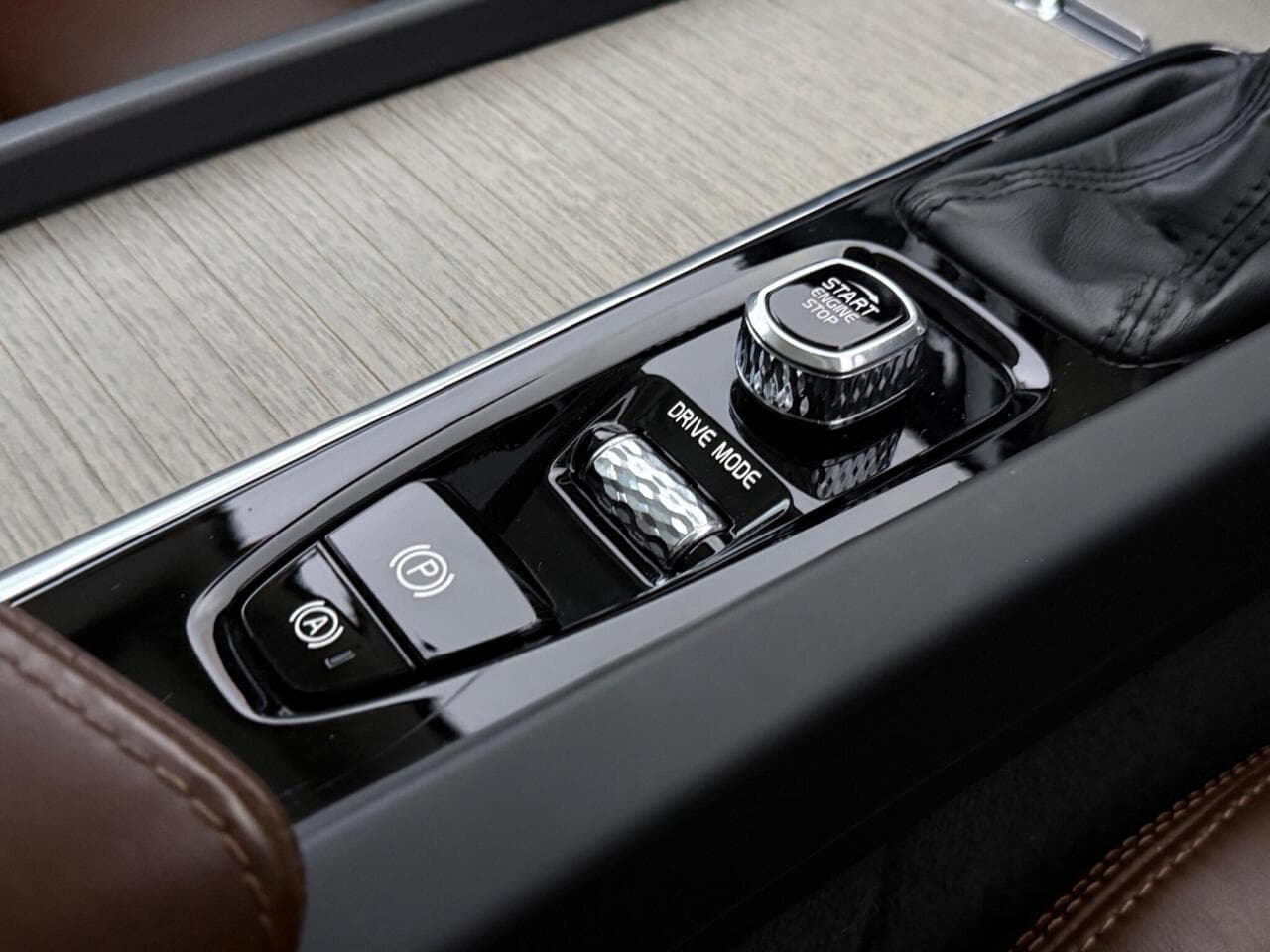 Volvo XC60 thumbnail Misc Controls