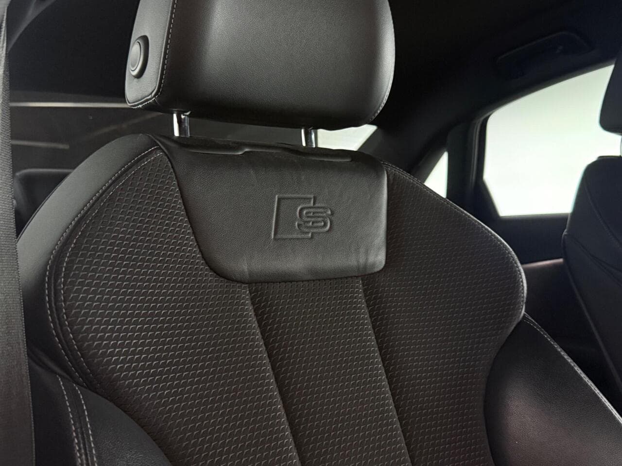 Audi A4 thumbnail Seat Driver