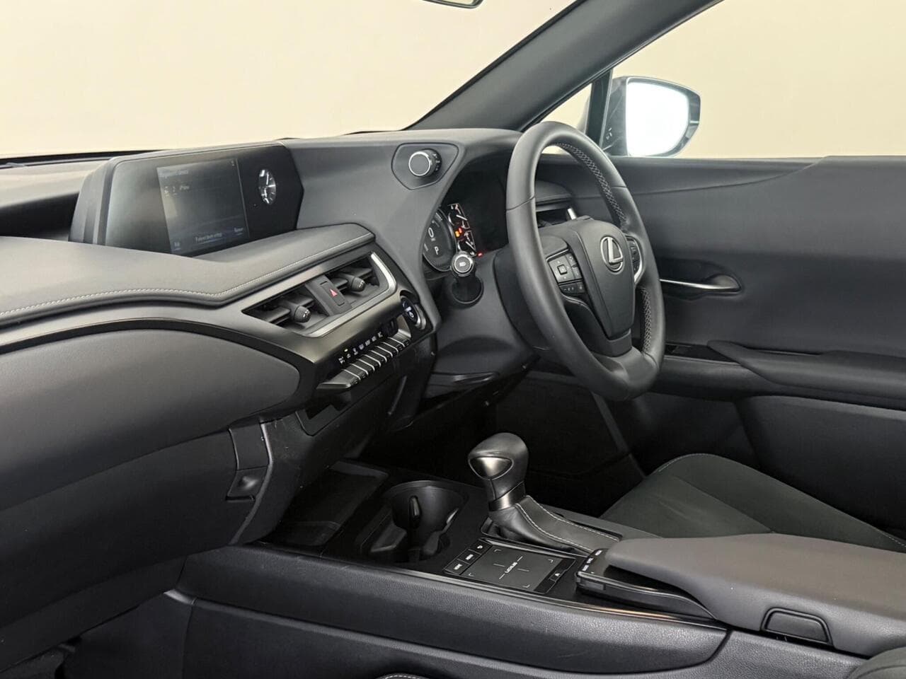 Lexus UX thumbnail Interior Front