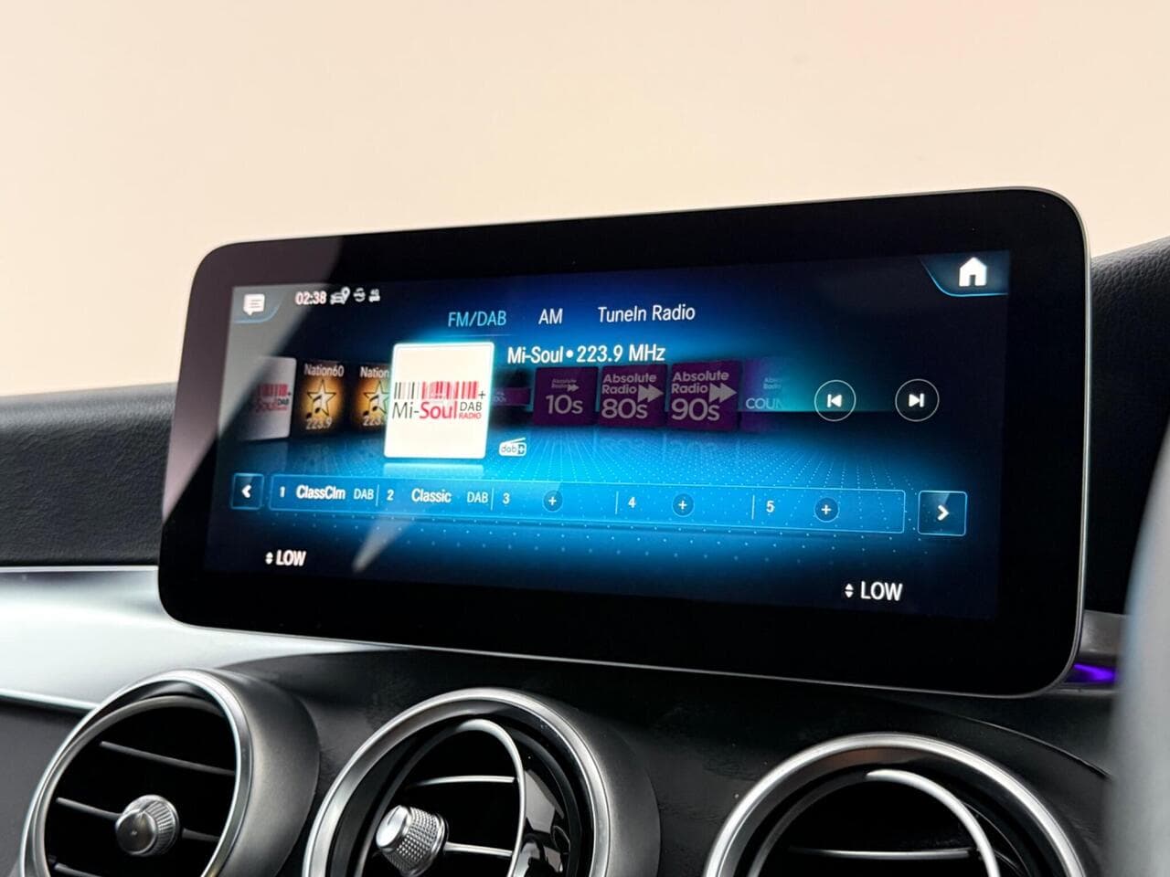Mercedes-Benz GLC thumbnail Infotainment System