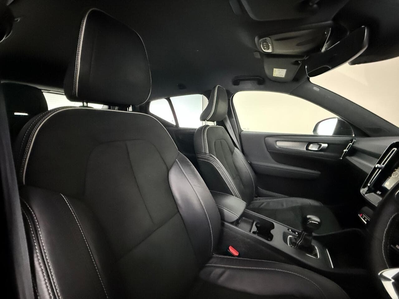 Volvo XC40 thumbnail Seat Driver