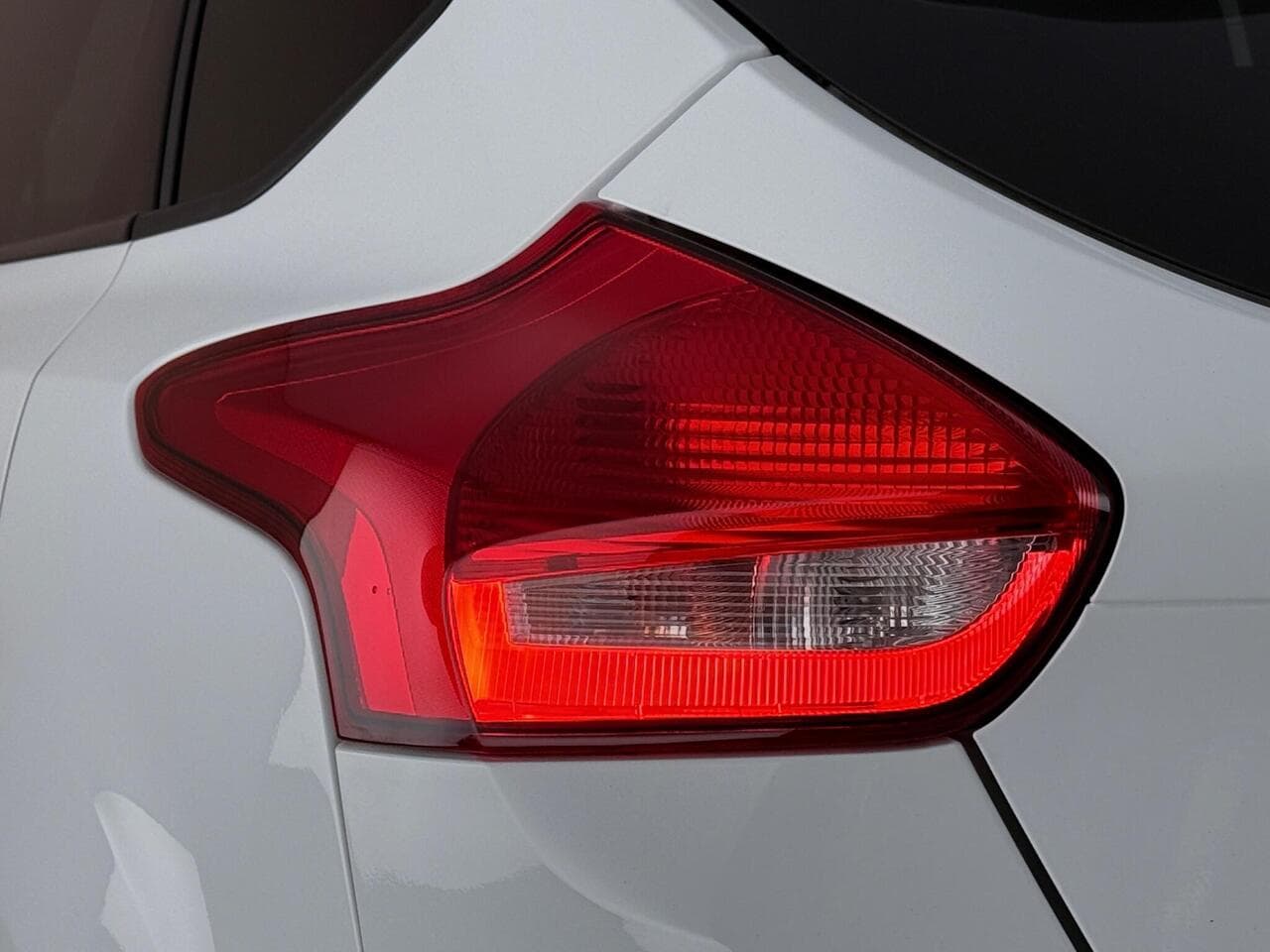 Ford Focus thumbnail Lights Rear