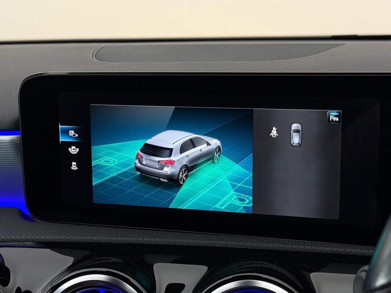 Mercedes-Benz A Class thumbnail Infotainment System