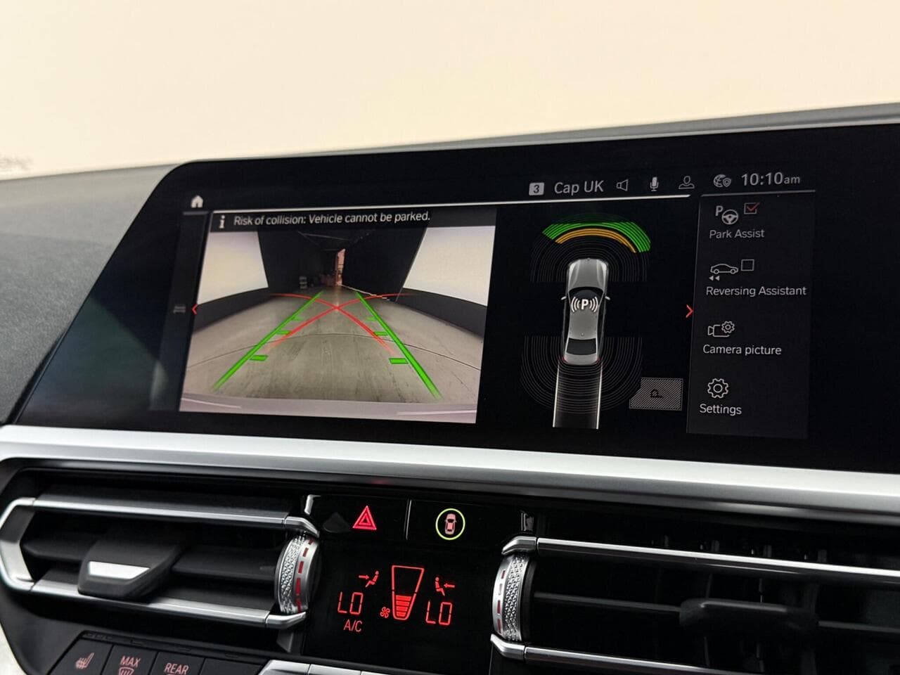 BMW 3 Series thumbnail Infotainment System