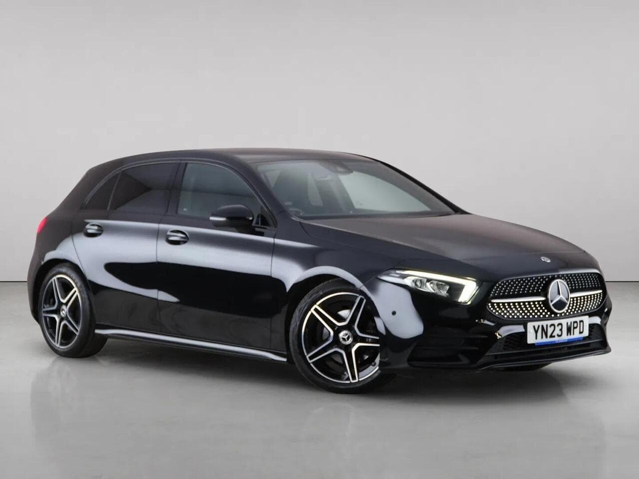 Mercedes-Benz A Class - Mercedes-Benz A Class 1.3 A180 AMG Line (Executive) 7G-DCT Euro 6 (s/s) 5dr