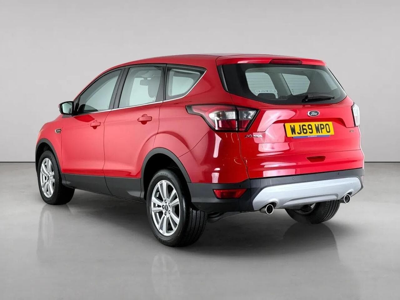 Ford Kuga thumbnail Rear Left