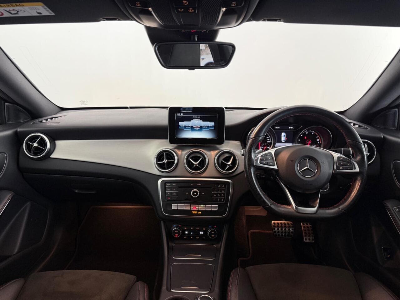 Mercedes-Benz CLA thumbnail Interior Front