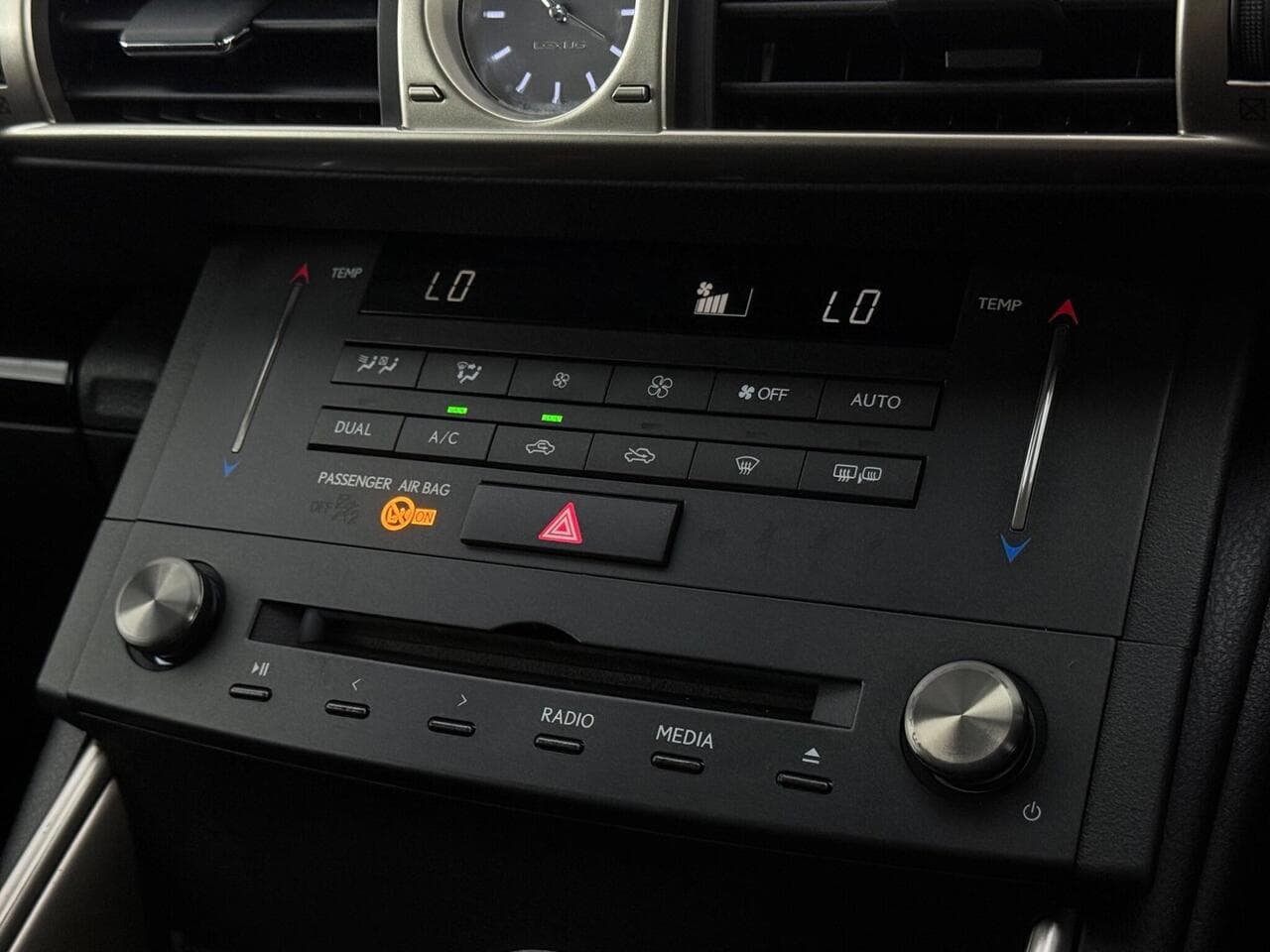 Lexus IS thumbnail Infotainment System