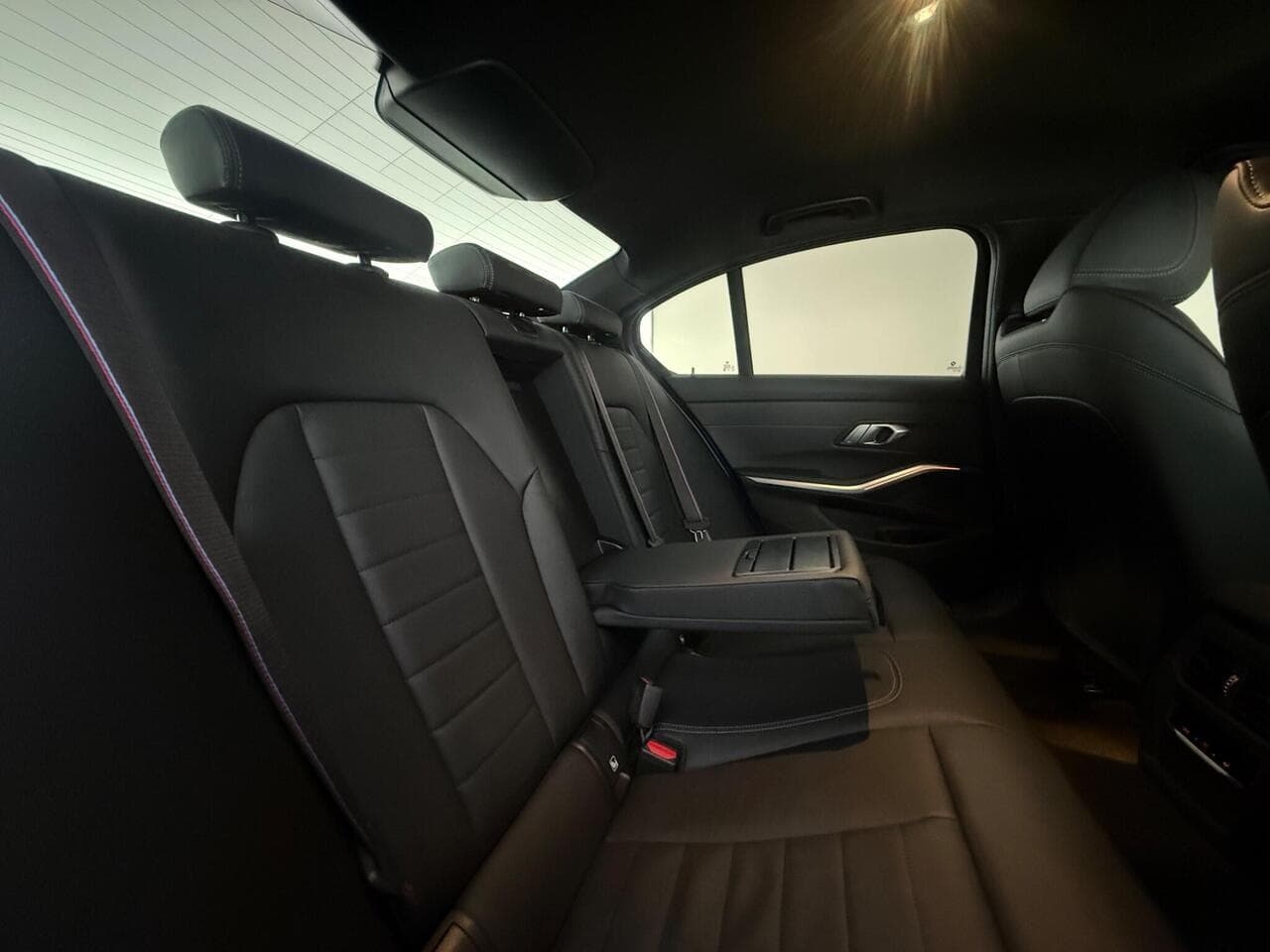 BMW 3 Series thumbnail Seats Rear
