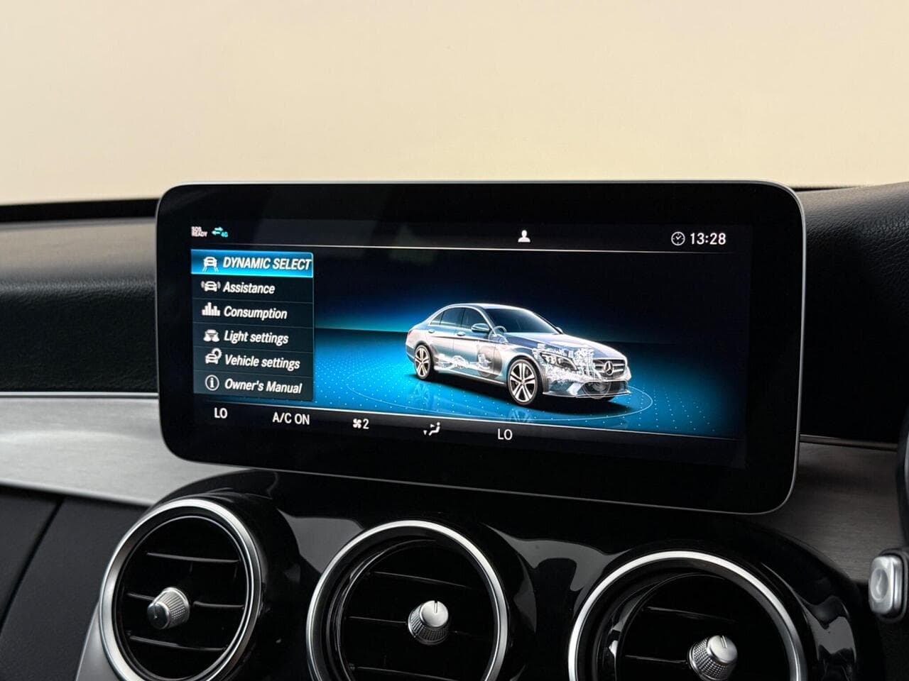 Mercedes-Benz C Class thumbnail Infotainment System