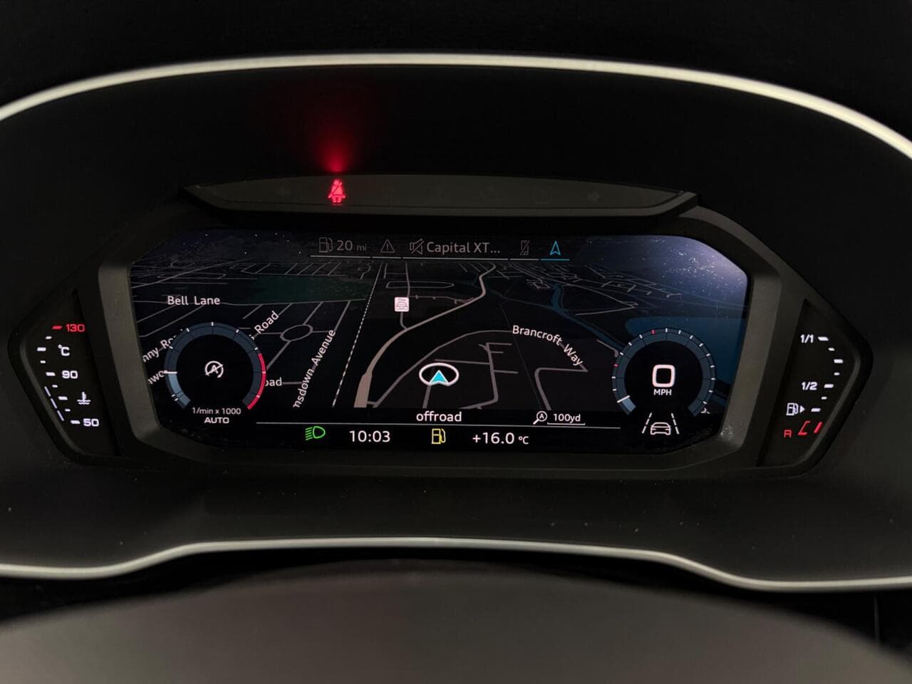 Audi Q3 thumbnail Driver Instruments