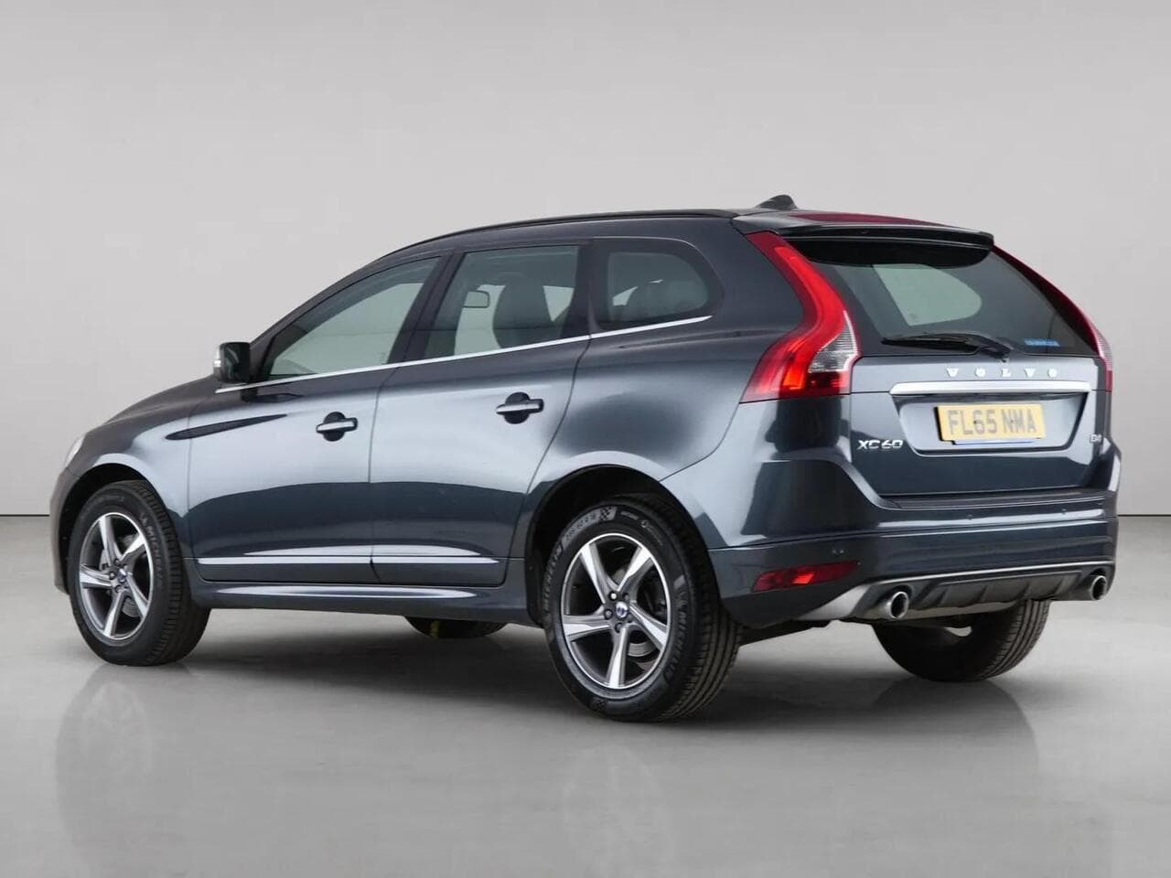 Volvo XC60 thumbnail Rear Left