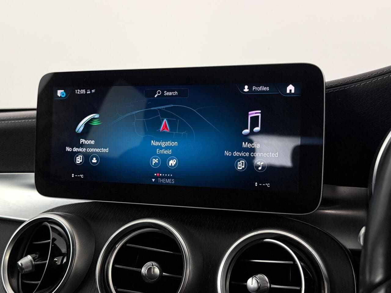 Mercedes-Benz GLC thumbnail Infotainment System