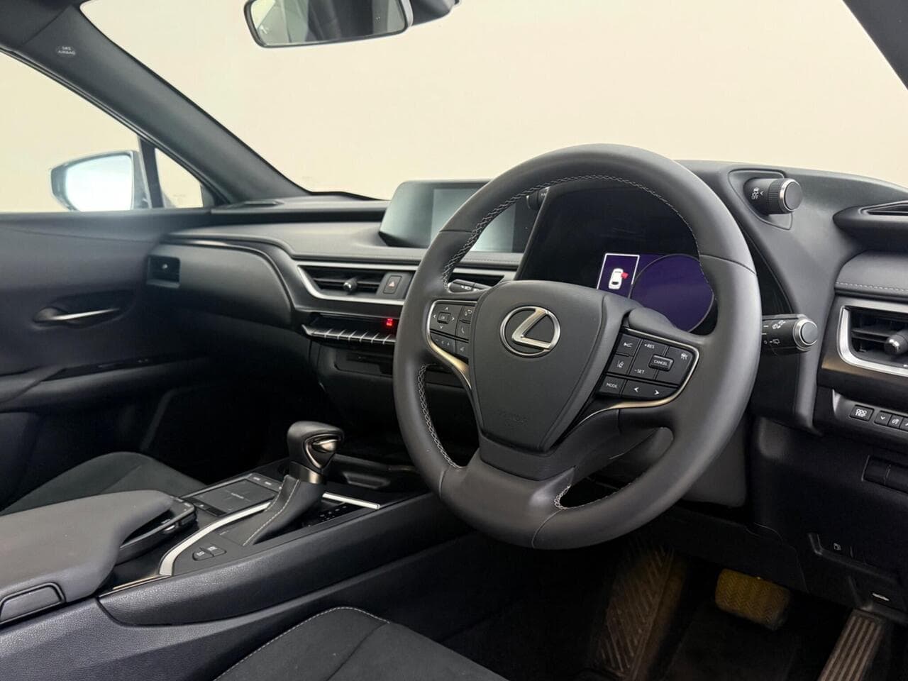 Lexus UX thumbnail Interior Front