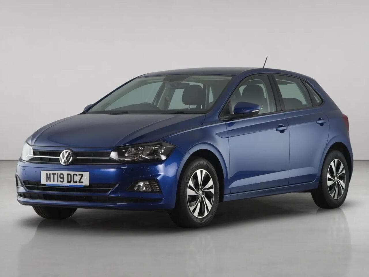 Volkswagen Polo thumbnail Front Left