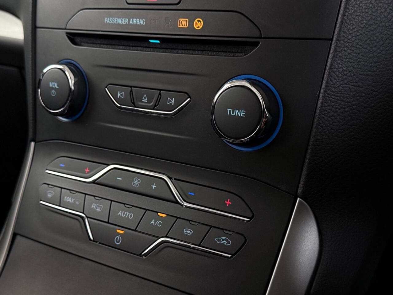 Ford Galaxy thumbnail Misc Controls