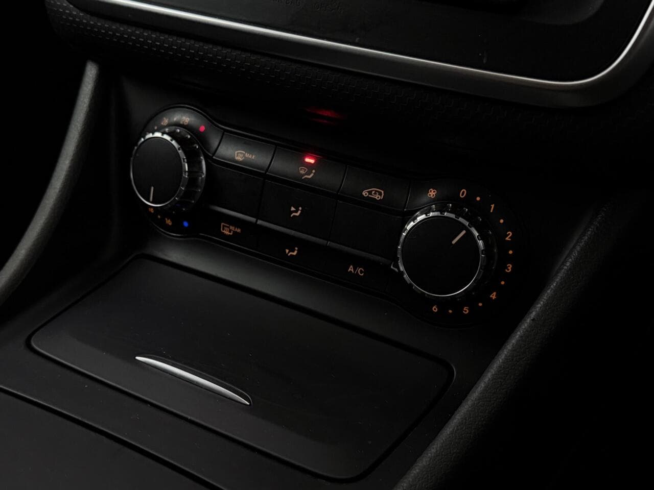 Mercedes-Benz A Class thumbnail Misc Controls