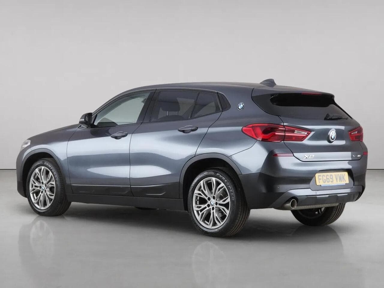 BMW X2 thumbnail Rear Left
