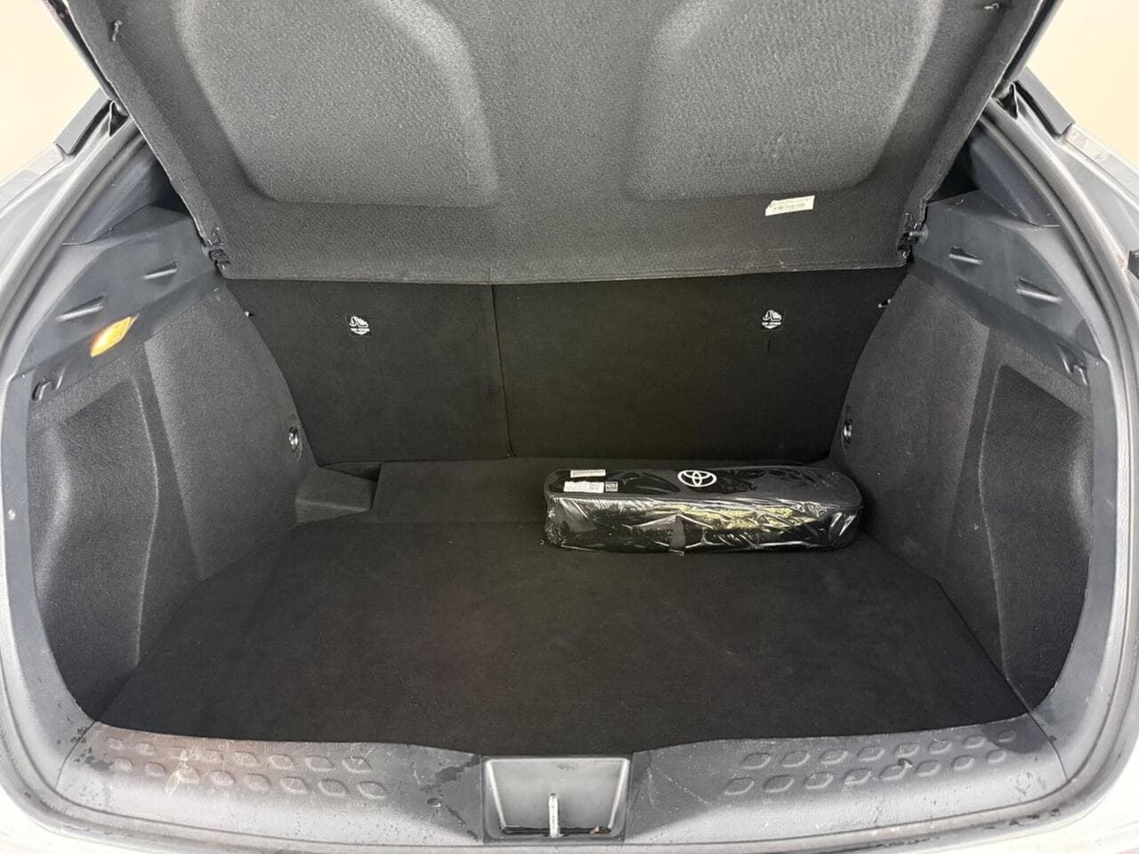 Toyota C-HR thumbnail Boot