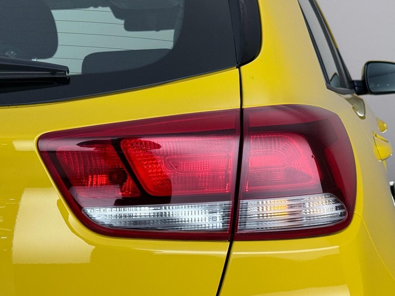 Kia Rio thumbnail Lights Rear