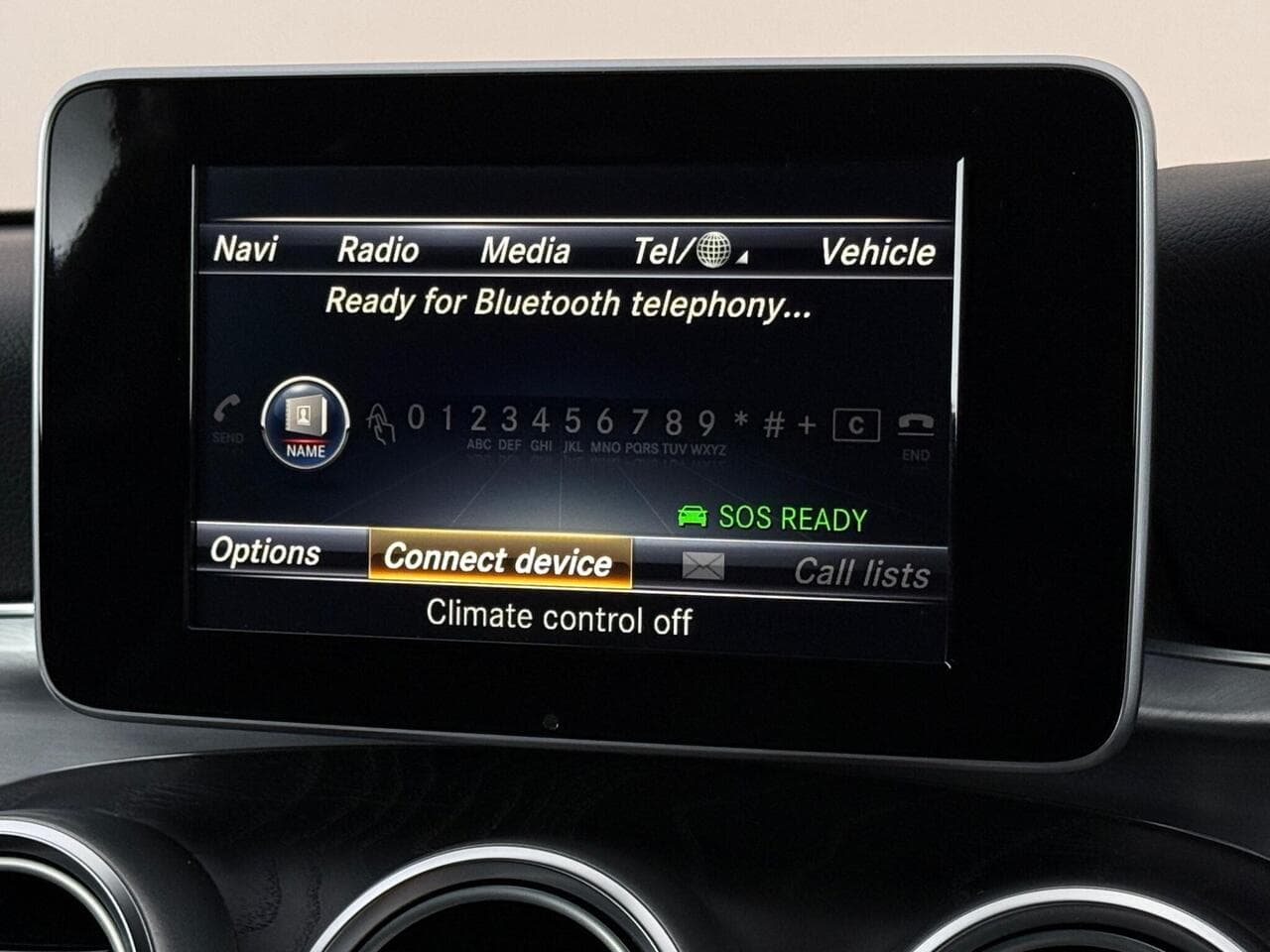 Mercedes-Benz C Class thumbnail Infotainment System