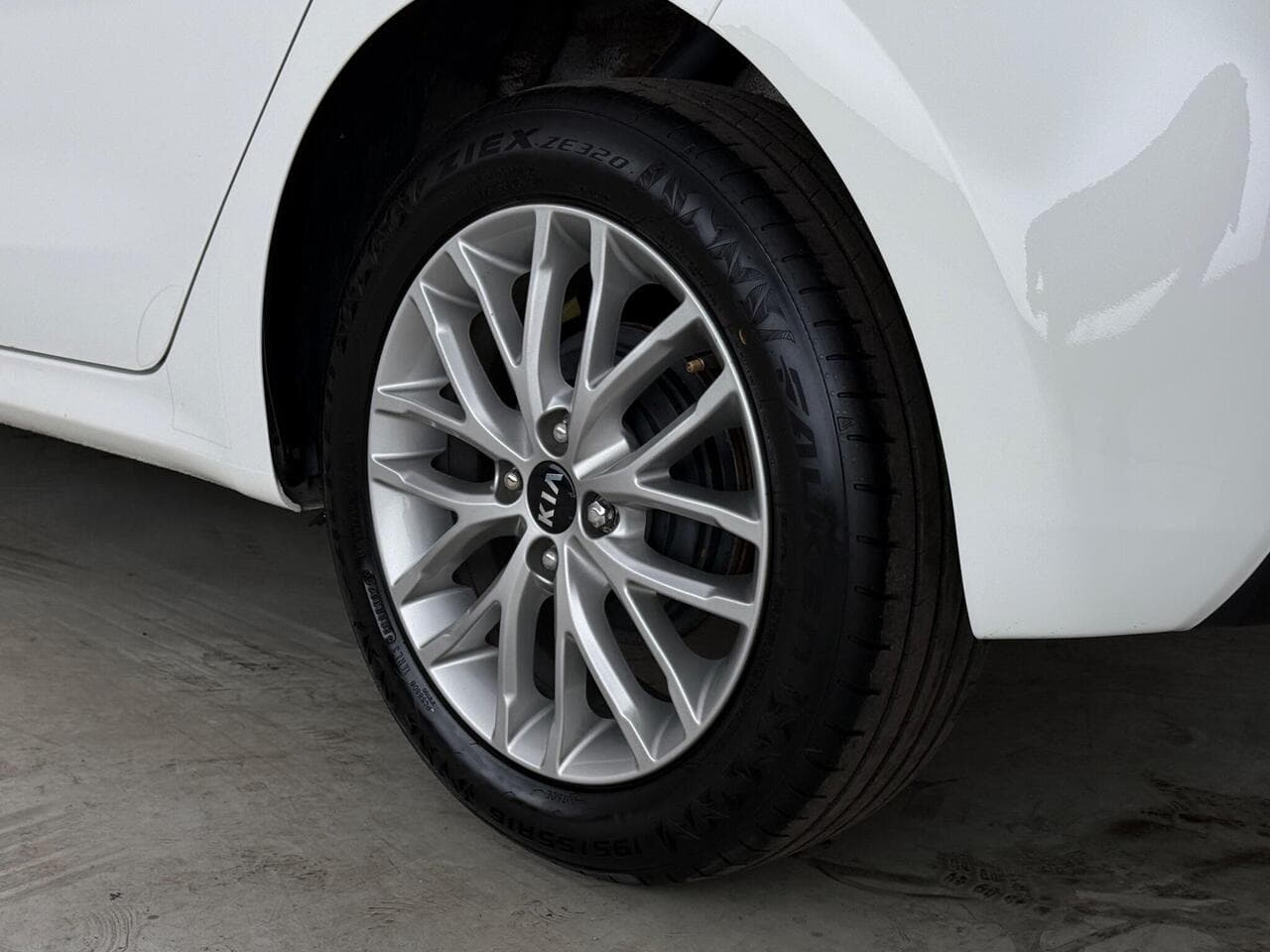 Kia Rio thumbnail Wheel