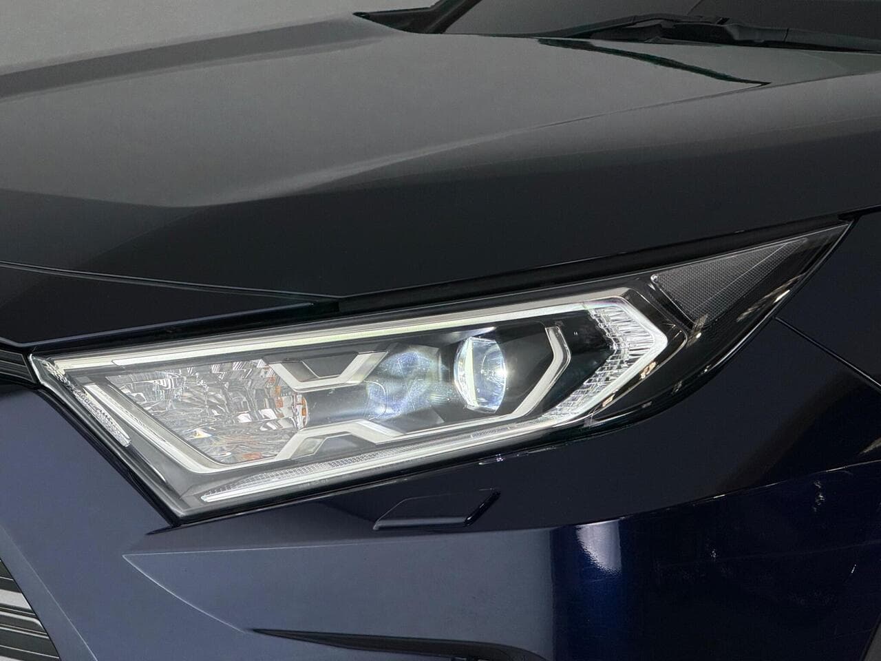 Toyota RAV4 thumbnail Lights Front