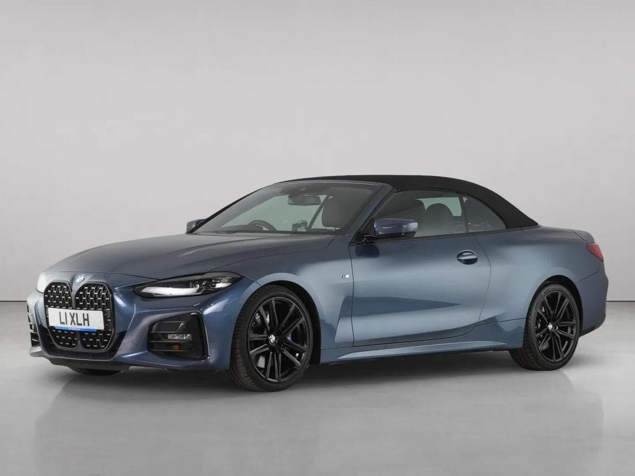 BMW 4 Series thumbnail Front Left