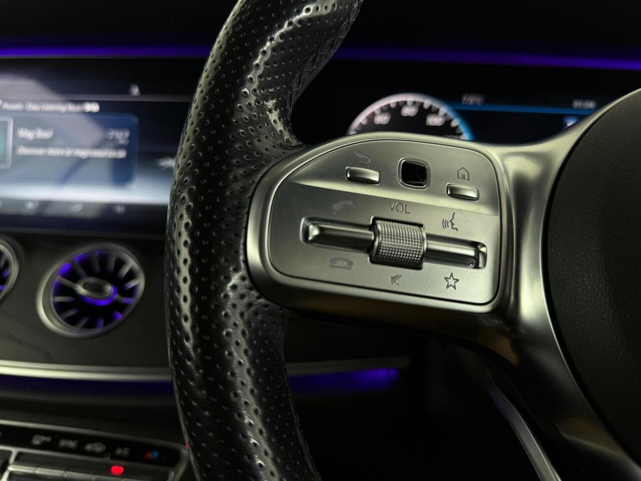 Mercedes-Benz E Class thumbnail Misc Controls