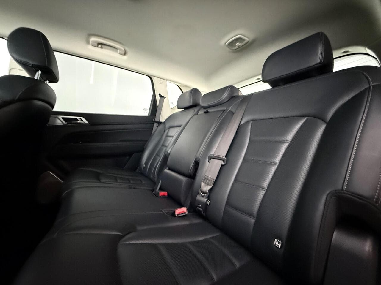 SsangYong Rexton thumbnail Seats Rear