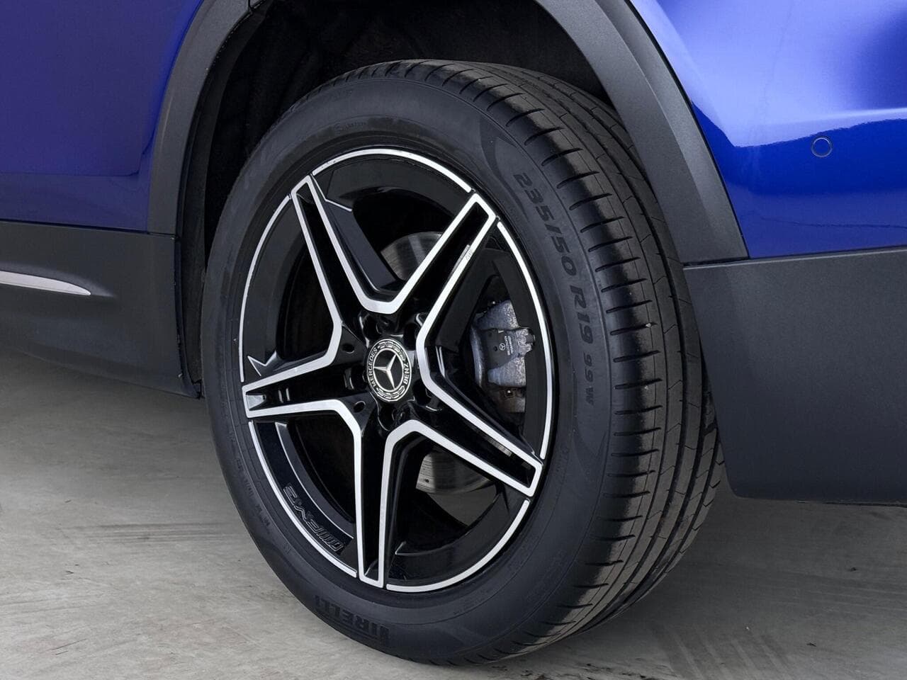 Mercedes-Benz GLB thumbnail Wheel