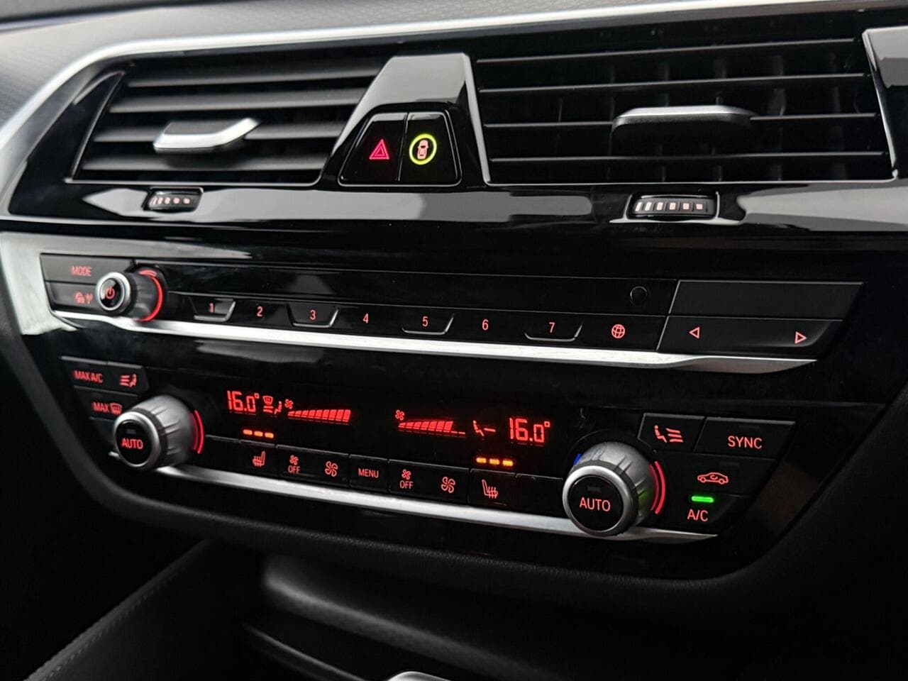 BMW 5 Series thumbnail Infotainment System