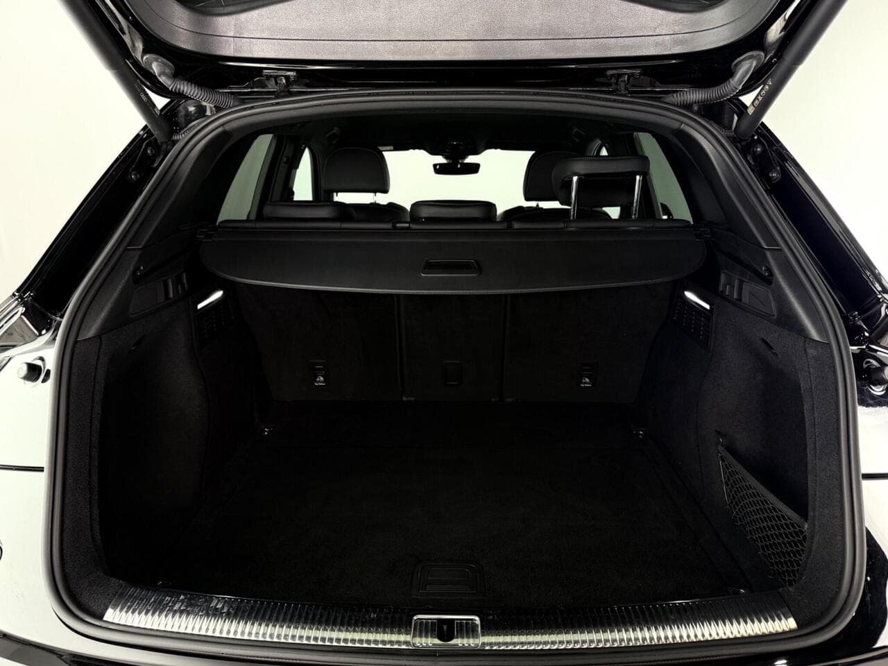 Audi Q5 thumbnail Boot