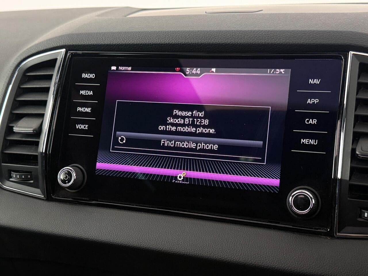 Skoda Karoq thumbnail Infotainment System