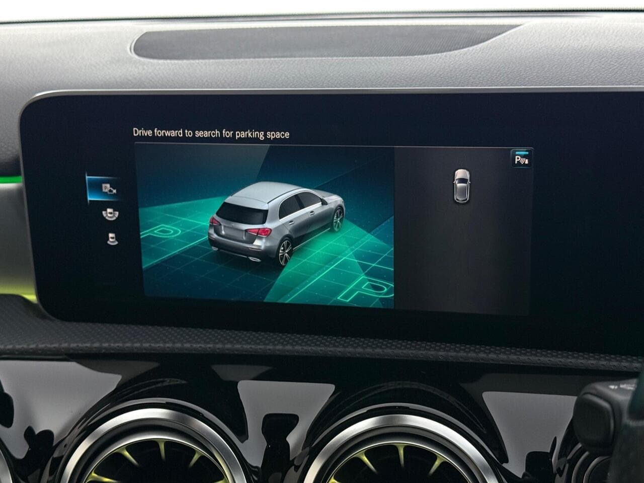 Mercedes-Benz A Class thumbnail Infotainment System