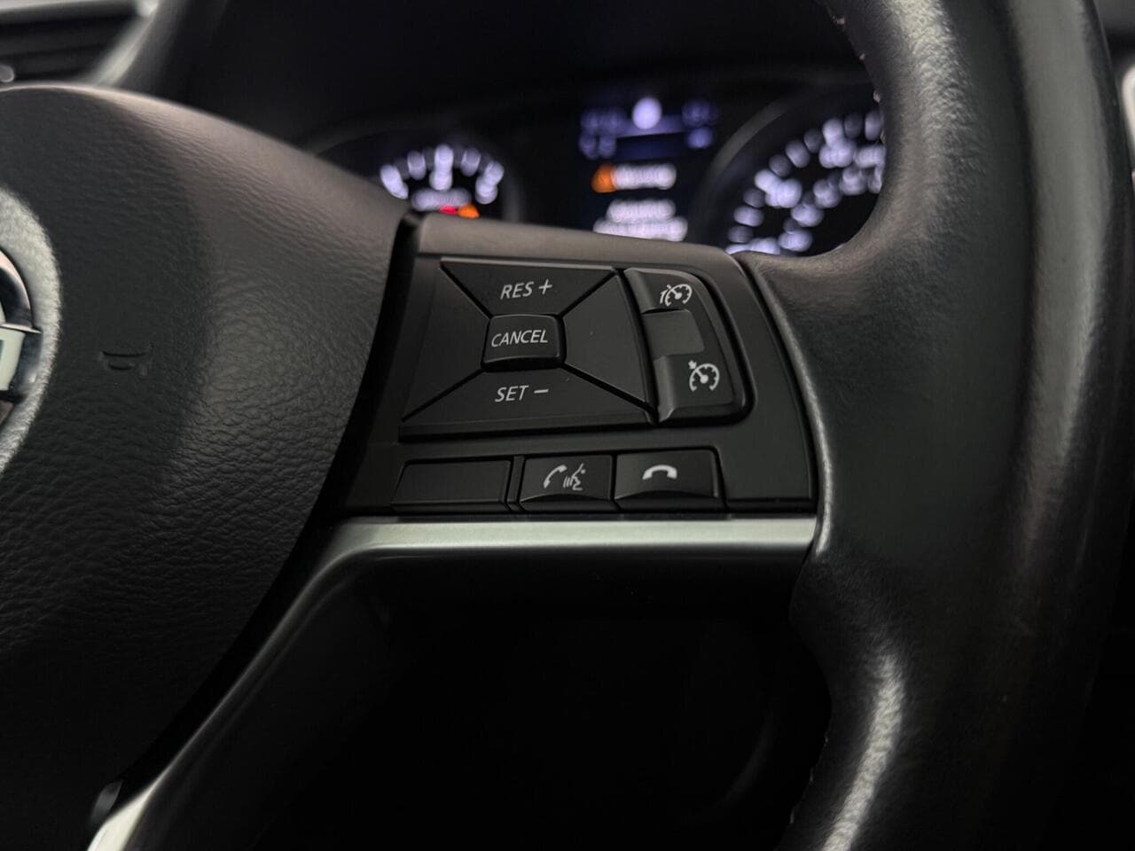 Nissan Qashqai thumbnail Misc Controls