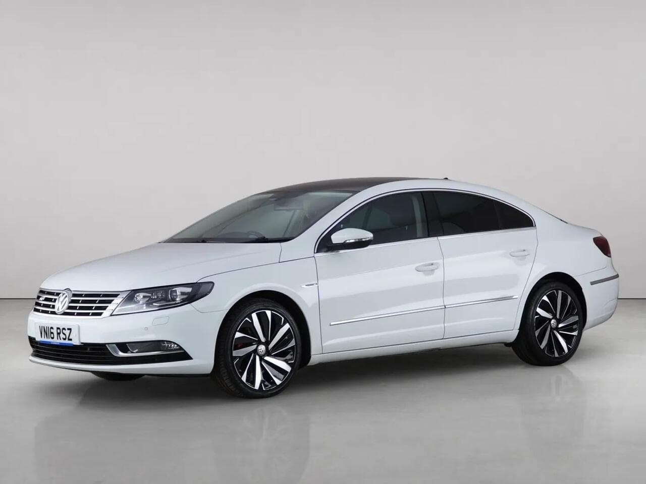 Volkswagen CC thumbnail Front Left