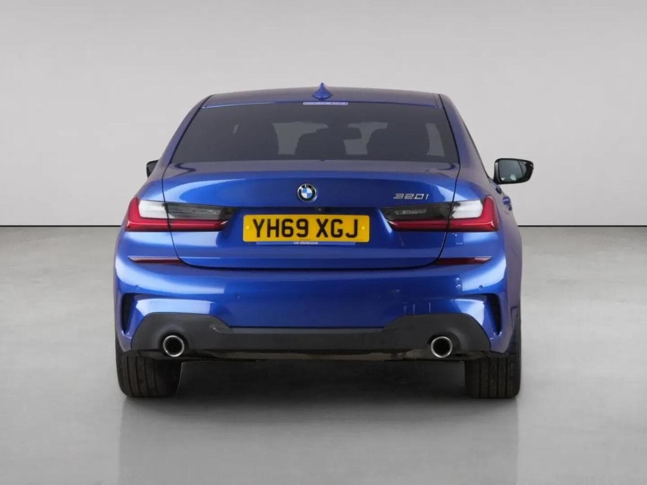 BMW 3 Series thumbnail Rear