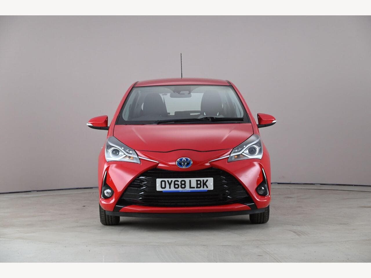 Toyota Yaris thumbnail Front