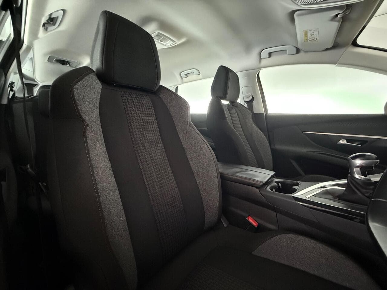 Peugeot 5008 thumbnail Seat Driver